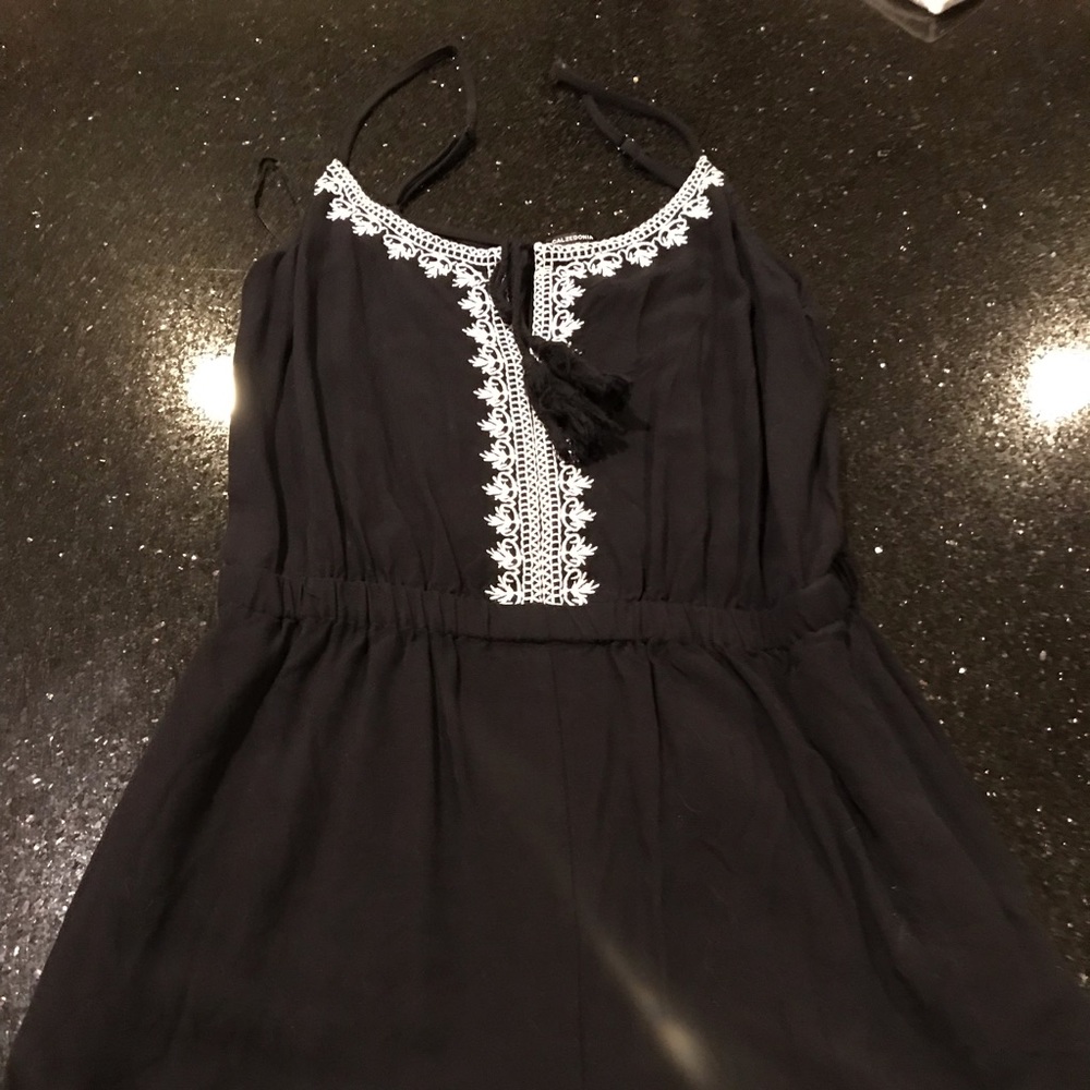 Shorts romper, elastic waist and adjustable straps